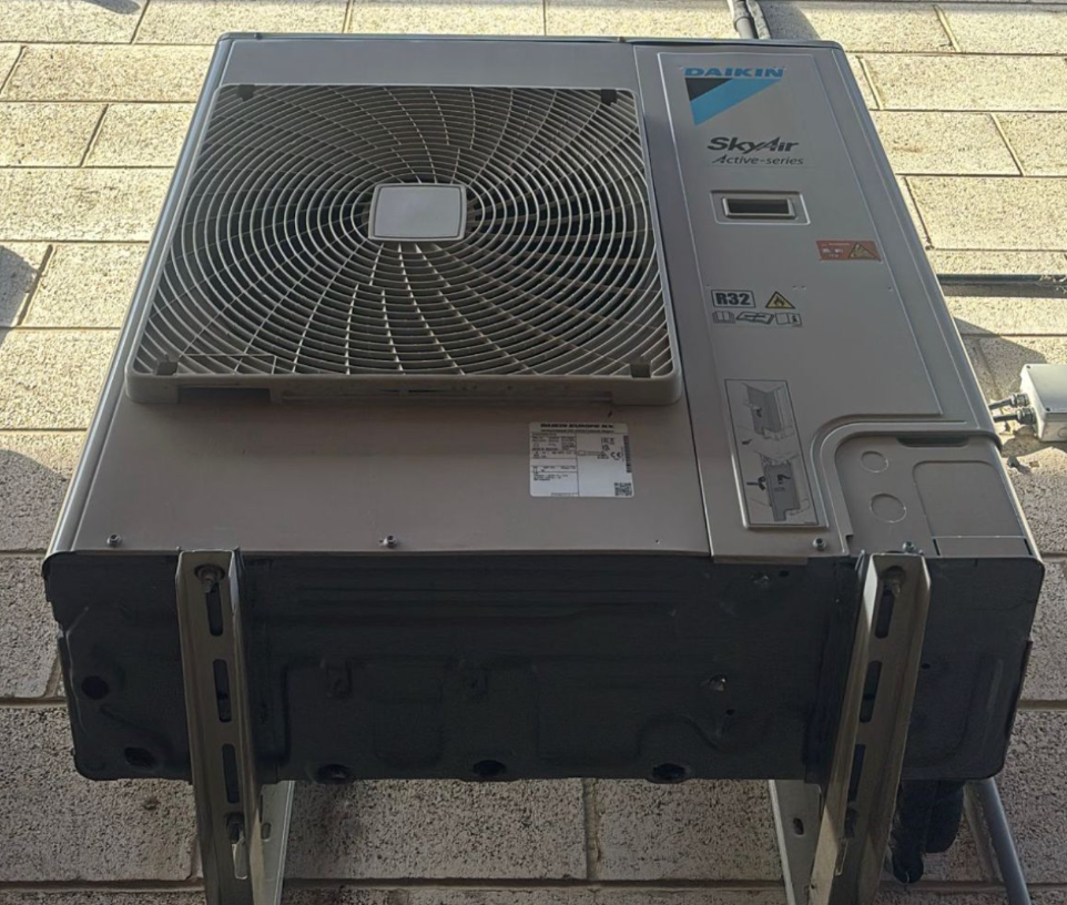 air con installation works by Korben